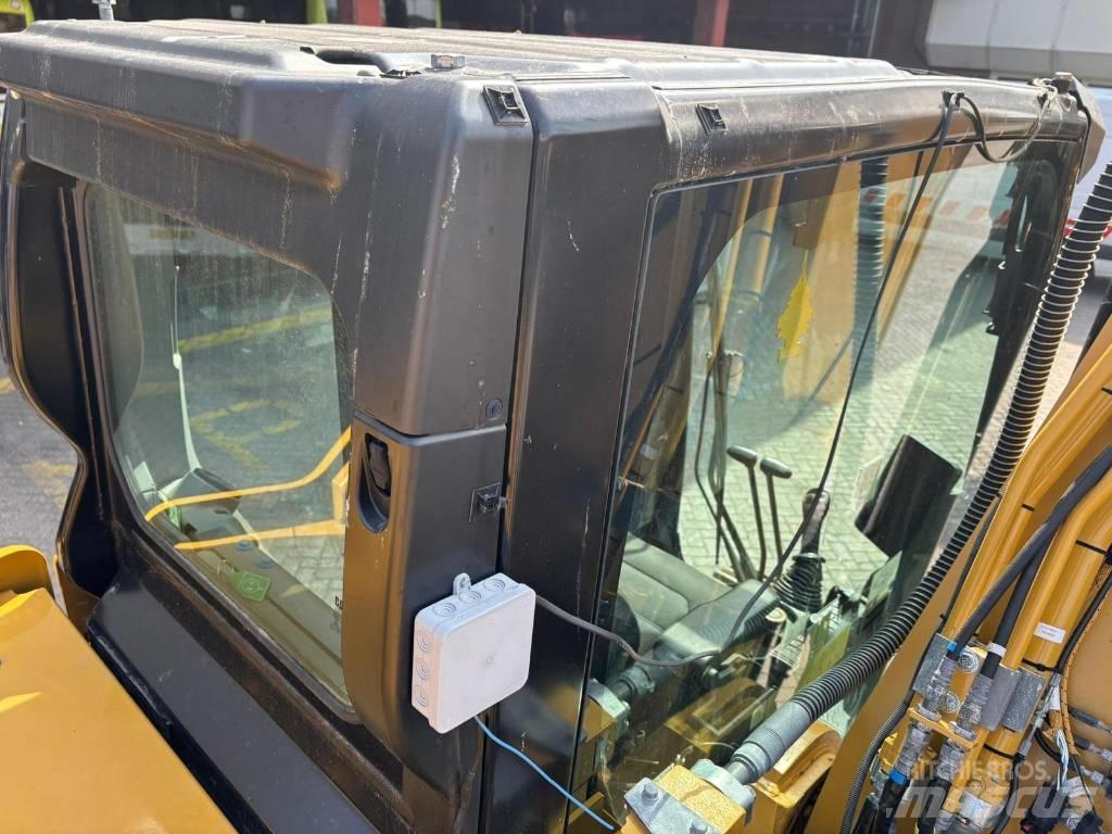 CAT 330 履带挖掘机