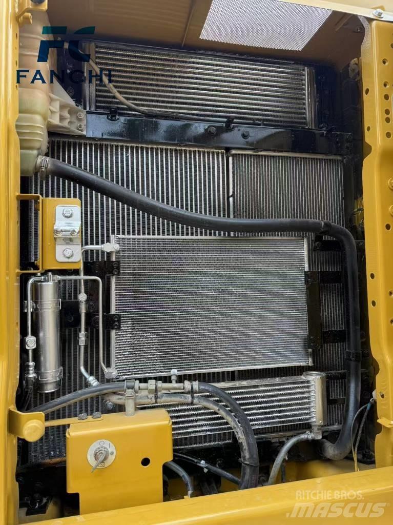 CAT 320 履带挖掘机