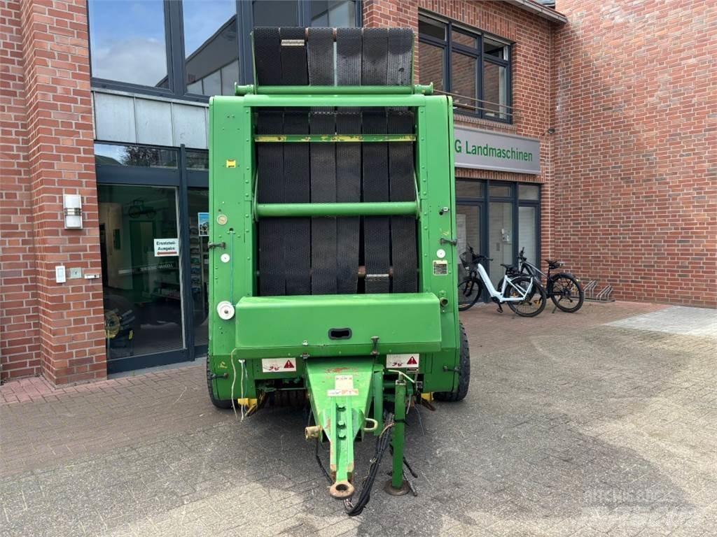 John Deere 550 圆捆打捆机