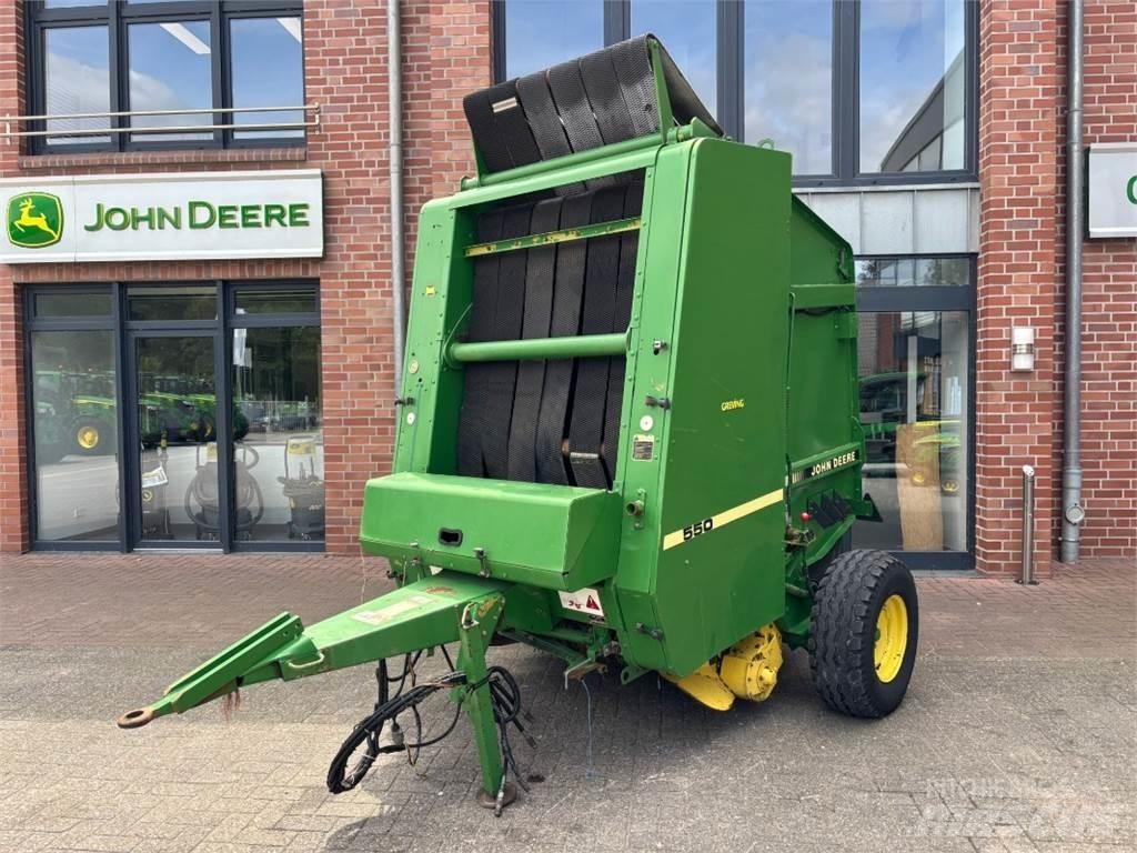 John Deere 550 圆捆打捆机