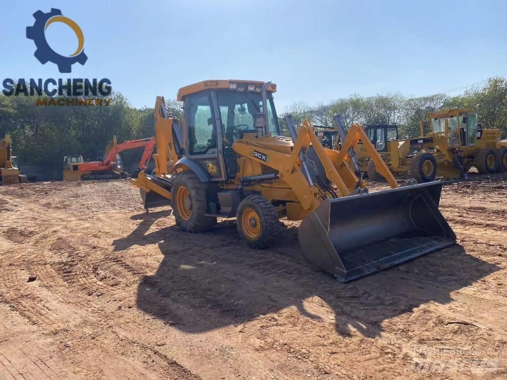 JCB 3CX 反铲装载机