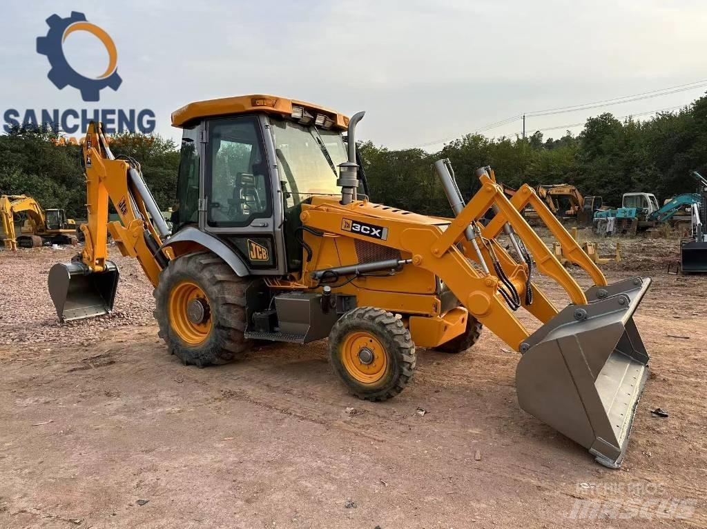 JCB 3CX 反铲装载机