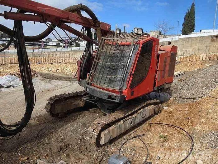 Sandvik DX780 钻孔机