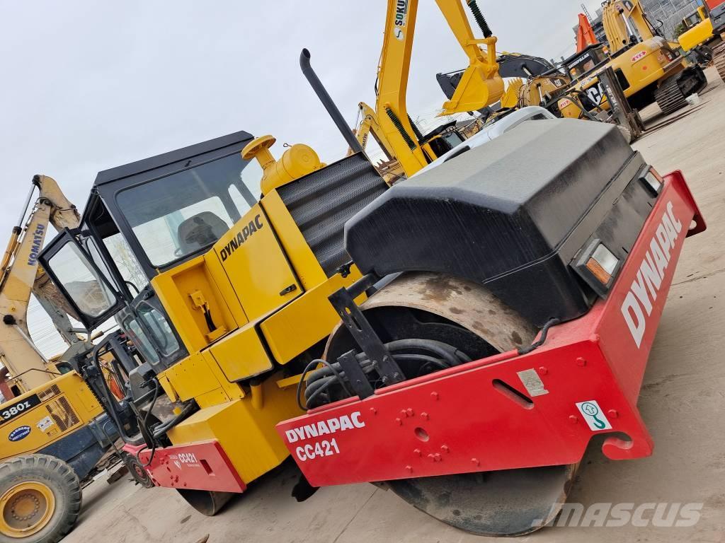 Dynapac CC 421 双轮压路机