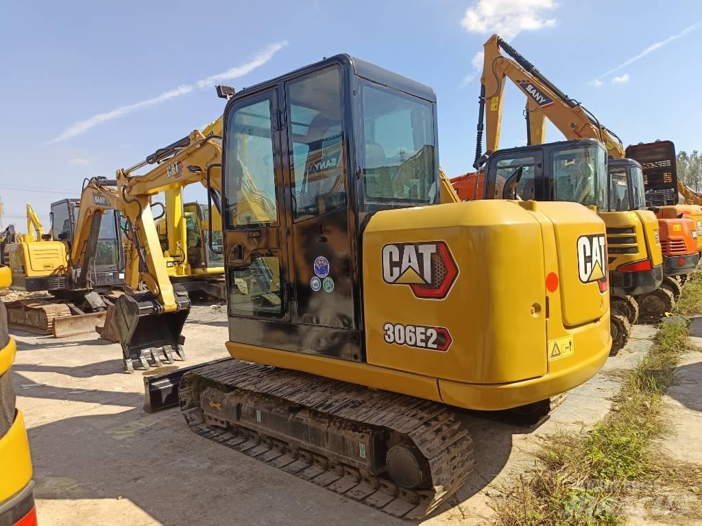 CAT 306E2 小型挖掘机