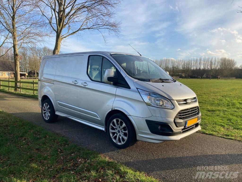 Ford Transit 大型面包车
