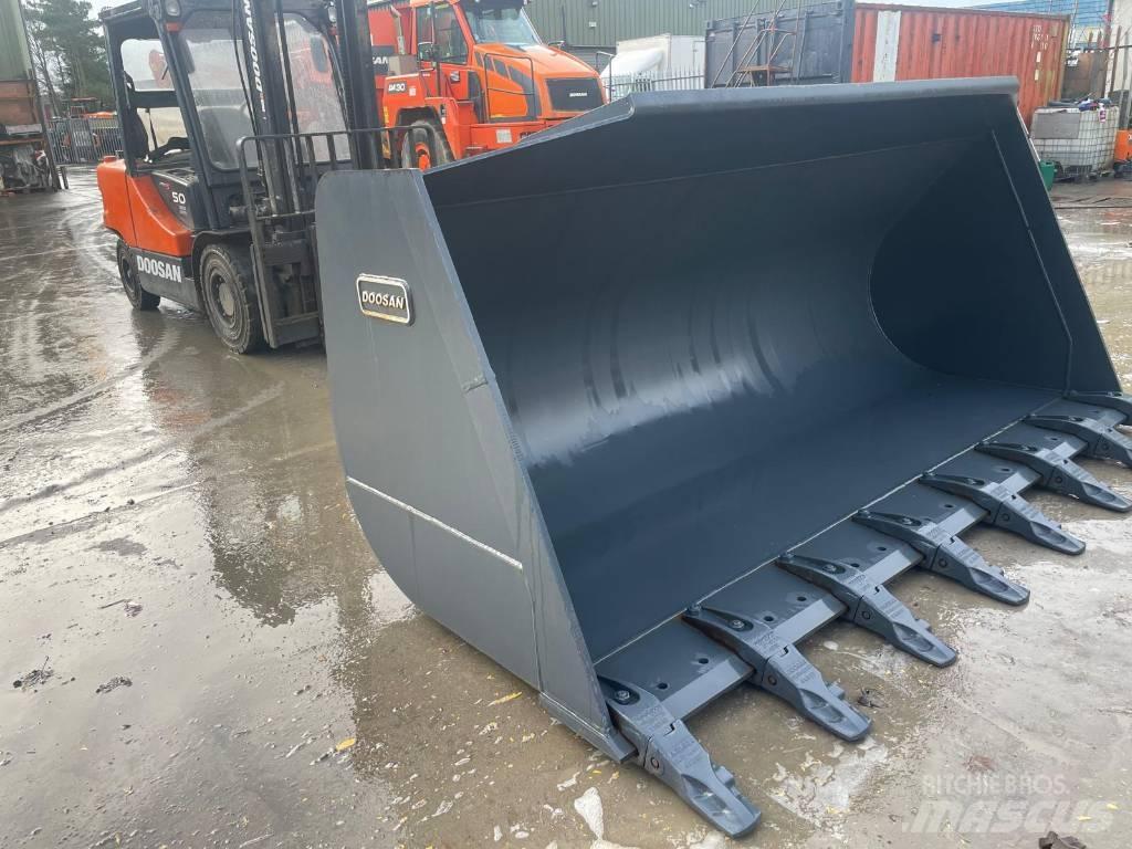 Doosan DL 420-3 挖斗