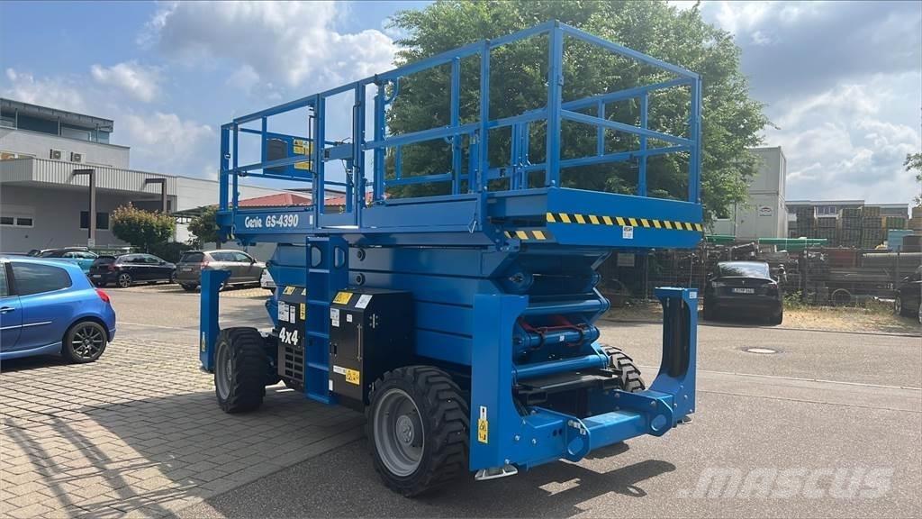 Genie GS-4390RT 剪叉式升降机