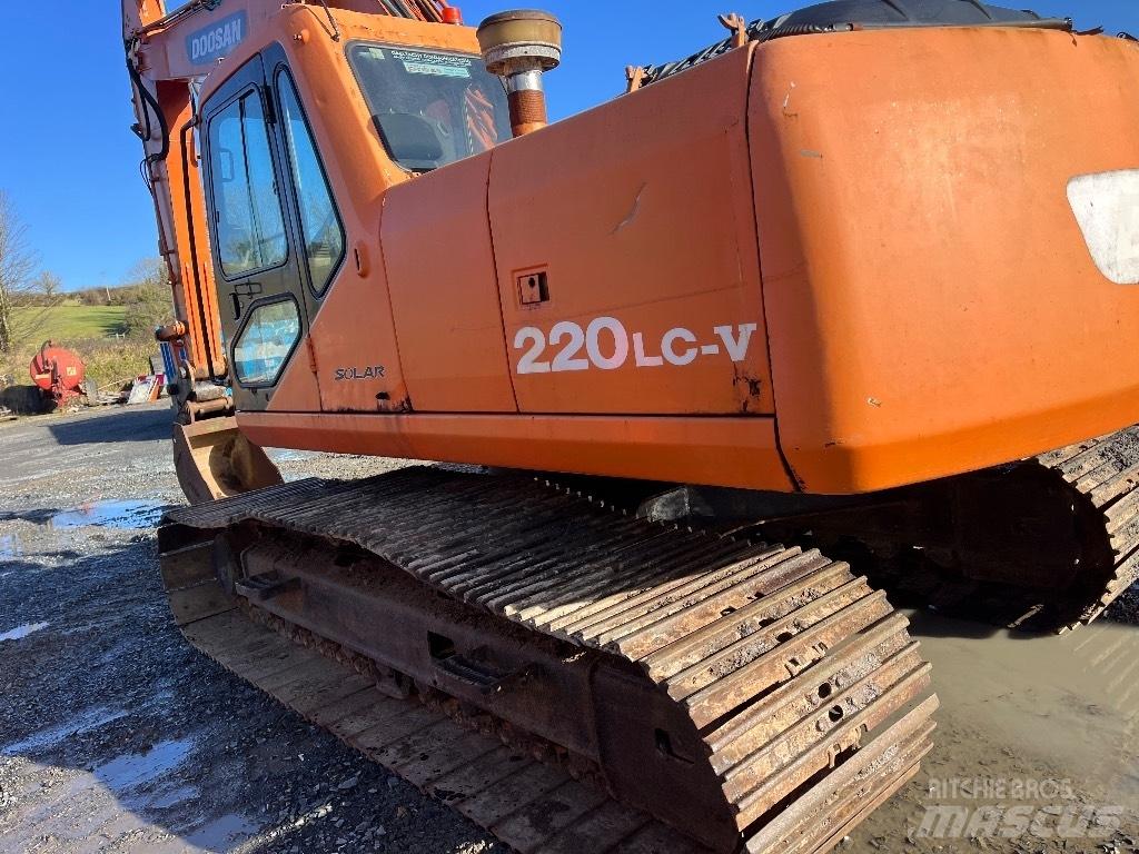 Doosan DX 220 履带挖掘机