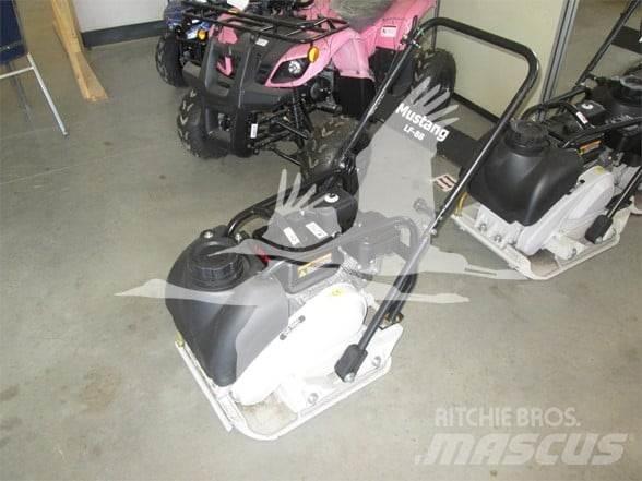 Mustang LF88 拖式振动压路机