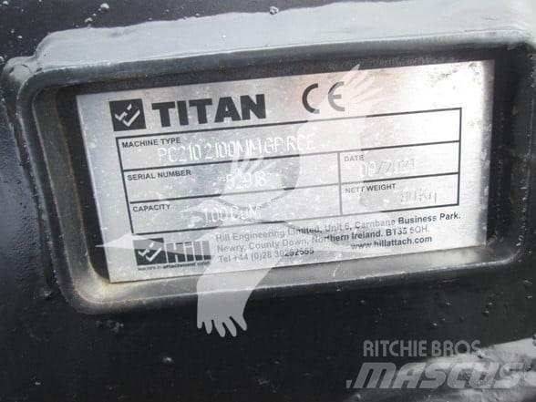 Titan CAT 320 挖斗