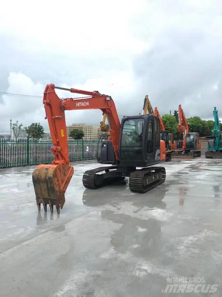 Hitachi ZX 70 小型挖掘机