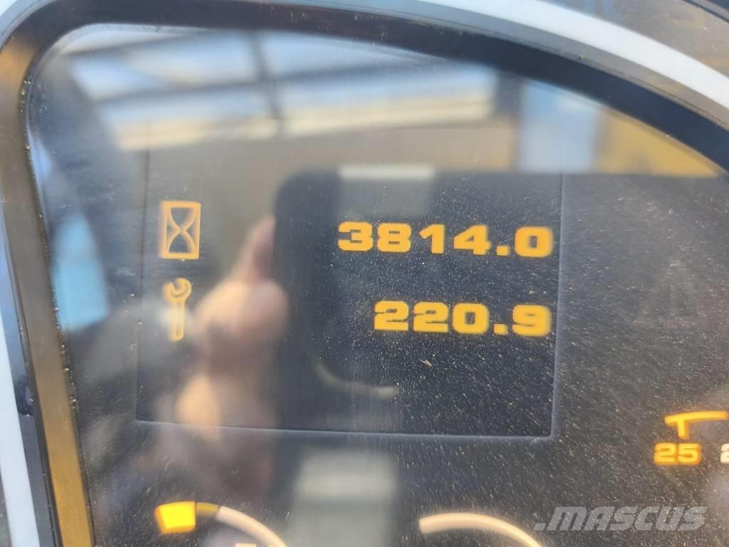 JCB 541-70 伸缩臂叉装车|叉装车