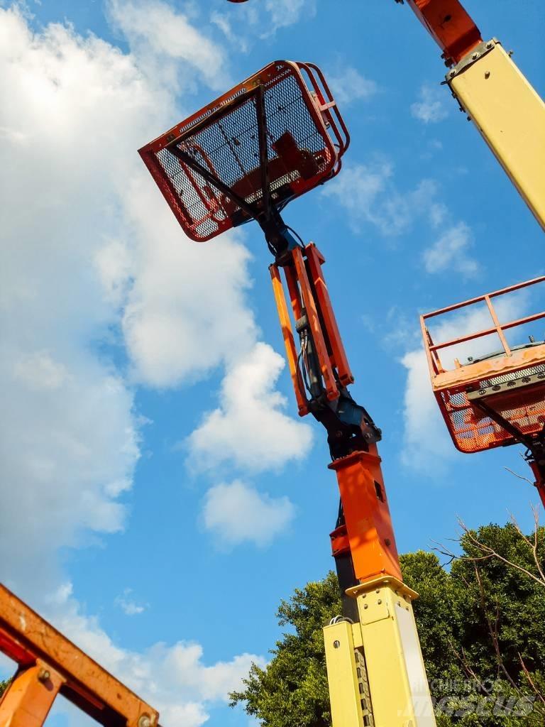 JLG E 300 AJP 曲臂高空工作平台