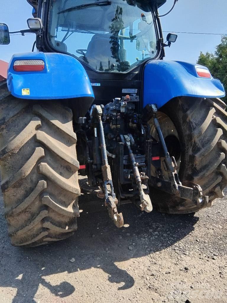 New Holland T7030 拖拉机/农用车