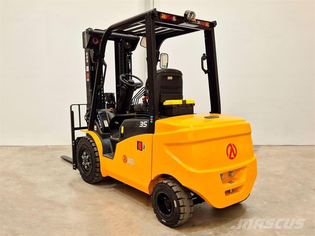  MB Forklift EFL353 电动叉车
