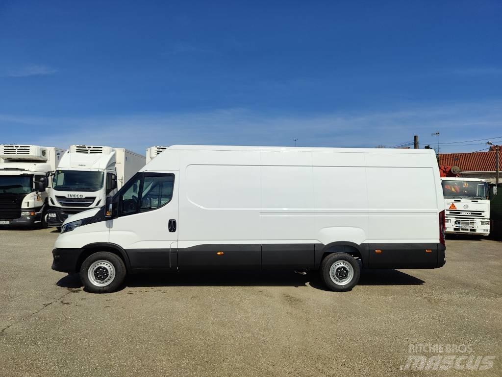 Iveco DAILY 35S16 大型面包车