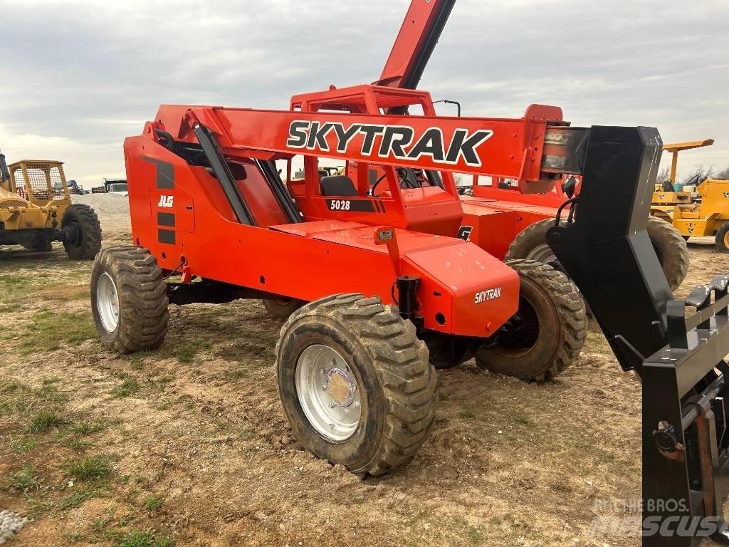 SkyTrak 5028 伸缩臂叉装车|叉装车