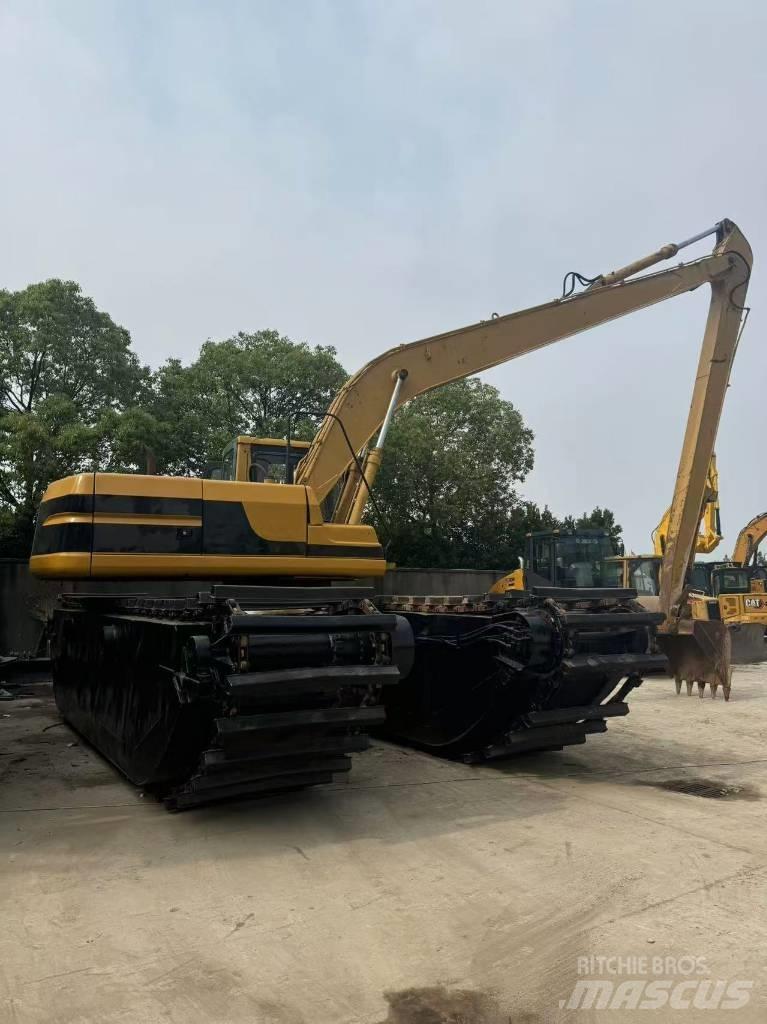 CAT 320B 水陆两栖挖掘机