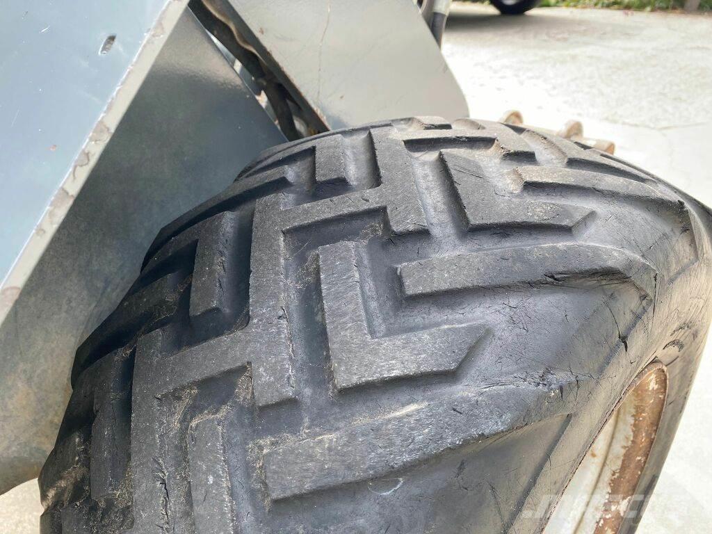 GiANT 332swt 轮式装载机