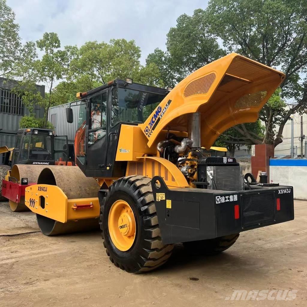 XCMG XS143J 单轮压路机