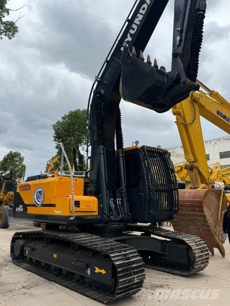 Hyundai HX220HD 履带挖掘机