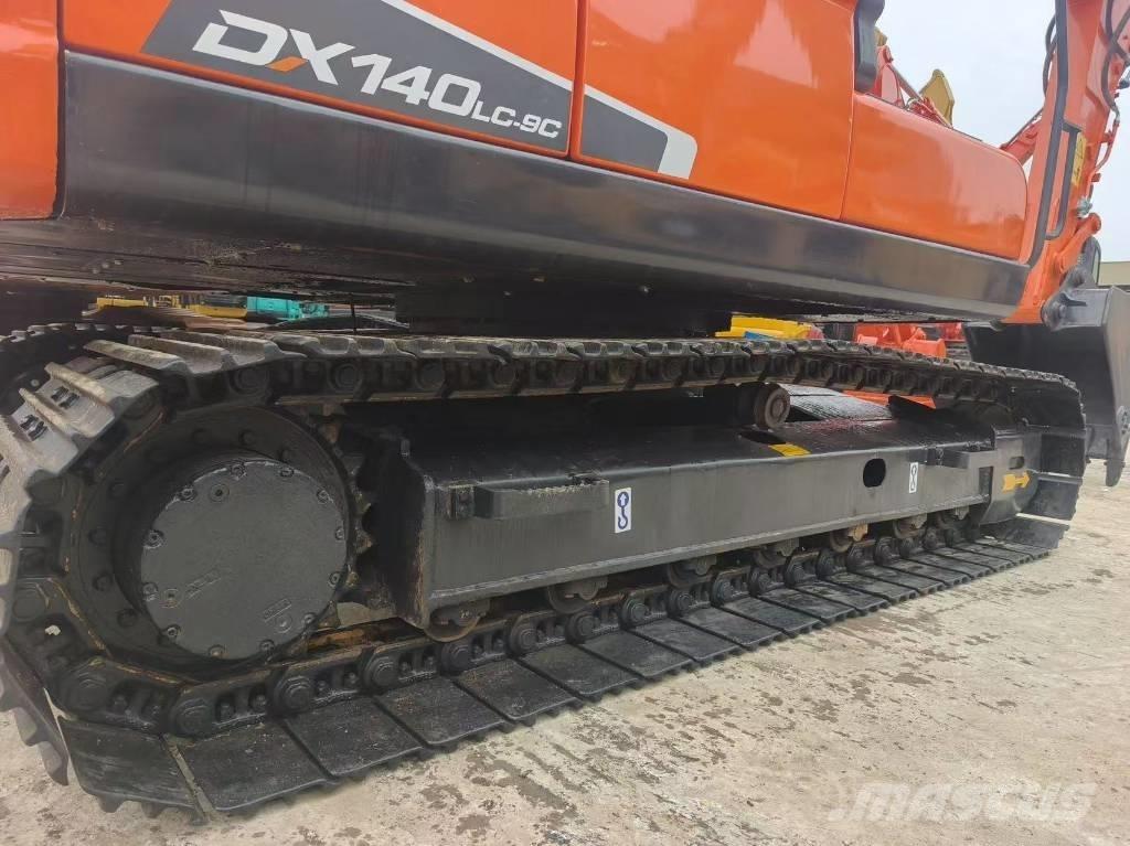 Doosan DX 140 履带挖掘机