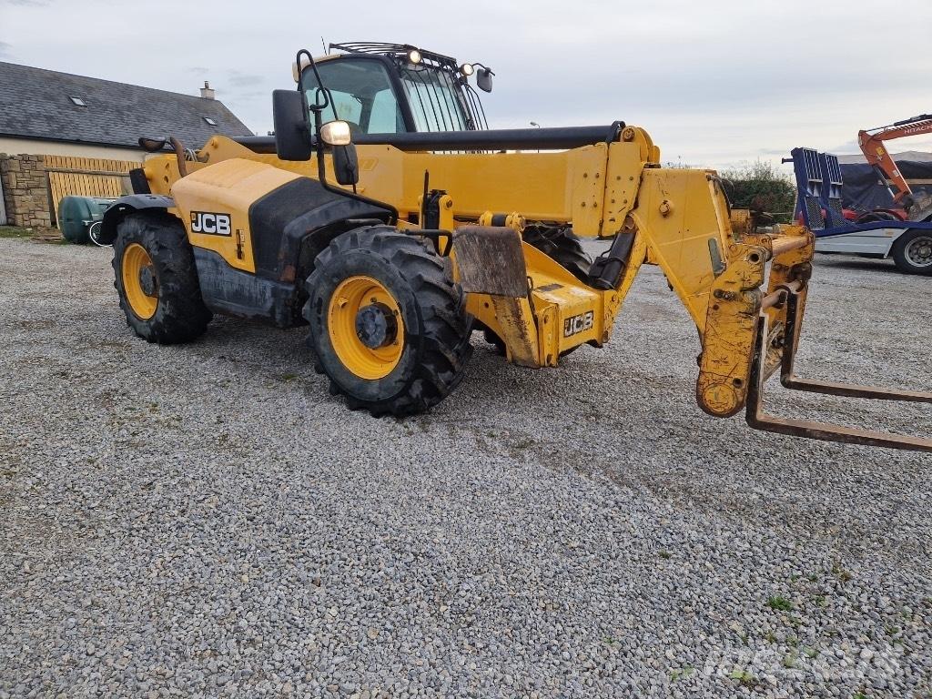 JCB 535-140 伸缩臂叉装车|叉装车