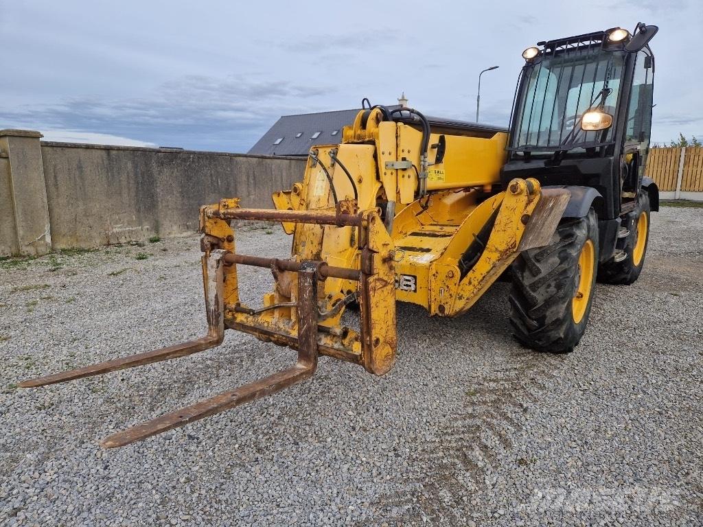 JCB 535-140 伸缩臂叉装车|叉装车