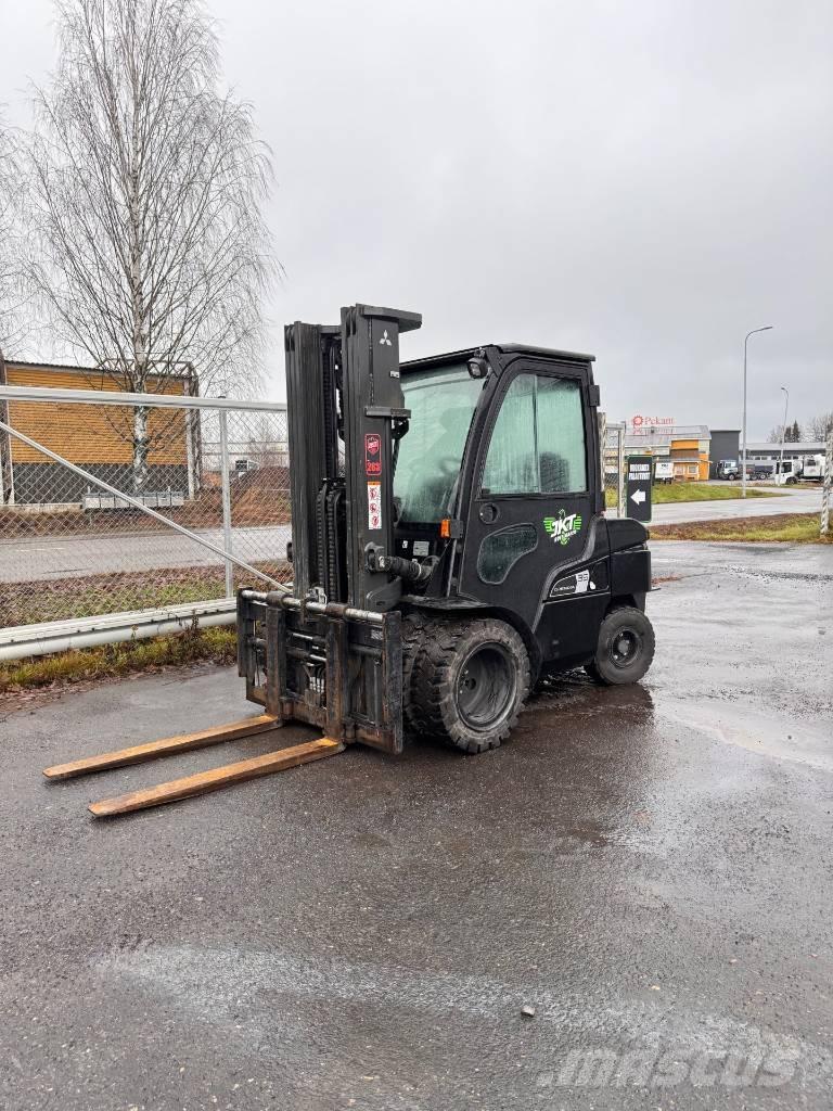 Mitsubishi FD 35 N3 柴油叉车