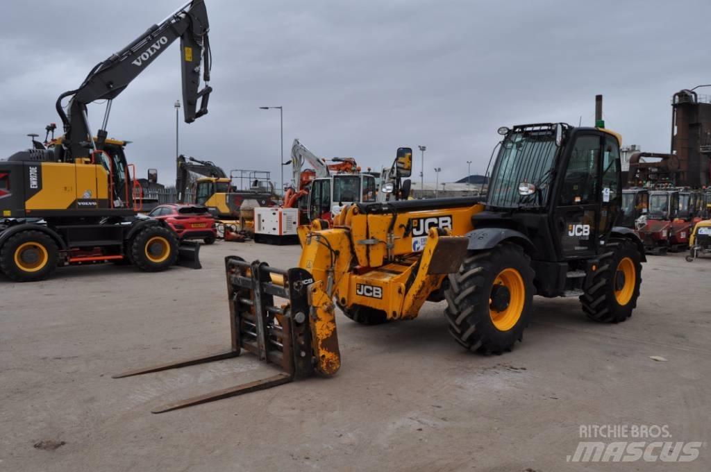 JCB 540-140 伸缩臂叉装车|叉装车