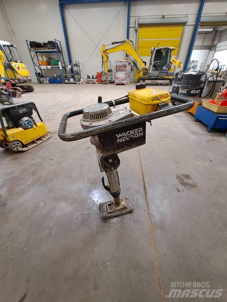 Wacker Neuson BS30 匝道机