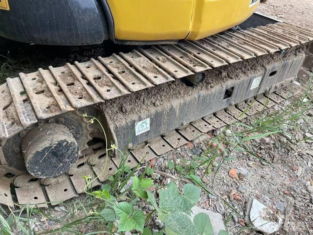 Komatsu PC35 小型挖掘机