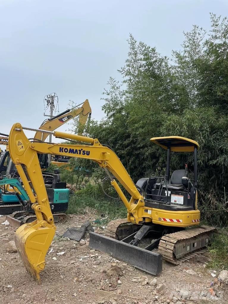 Komatsu PC35 小型挖掘机