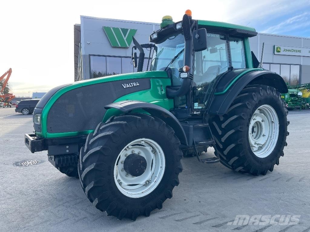 Valtra T151 拖拉机/农用车