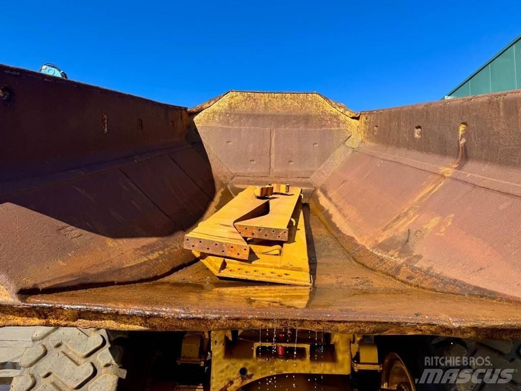 CAT 740 铰接式自卸车