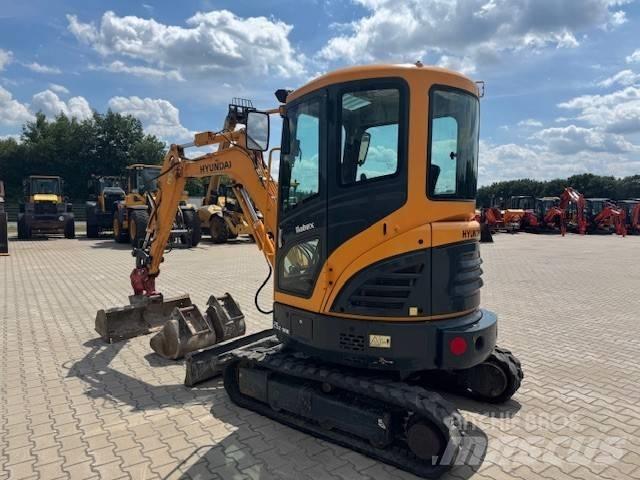 Hyundai R25Z-9 AK 小型挖掘机
