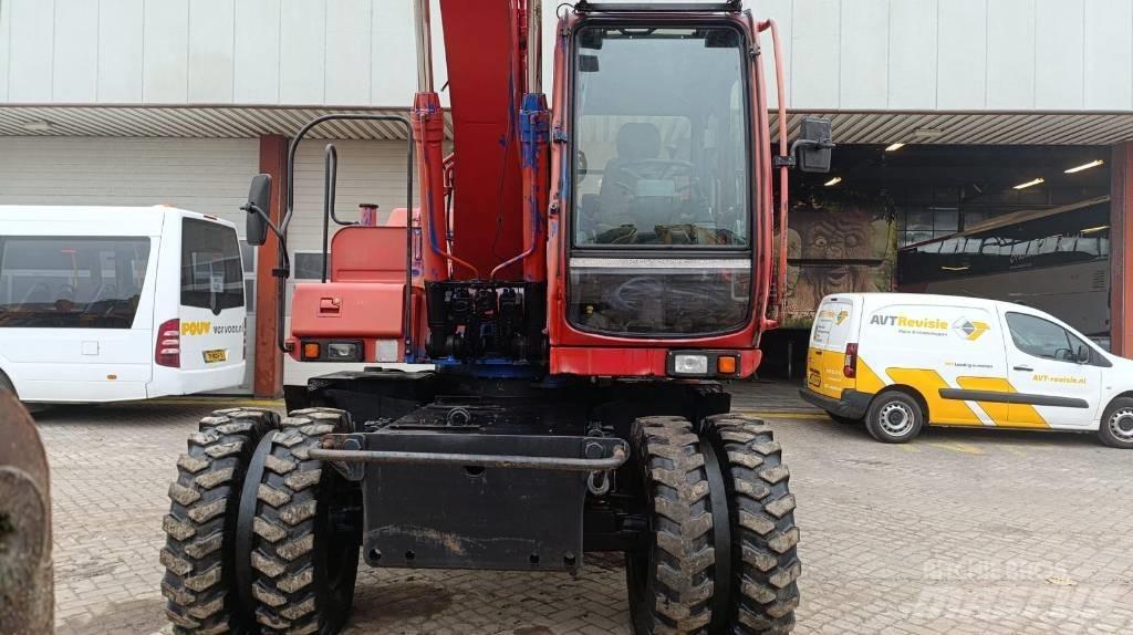 Fiat-Hitachi EX135W 轮式挖掘机