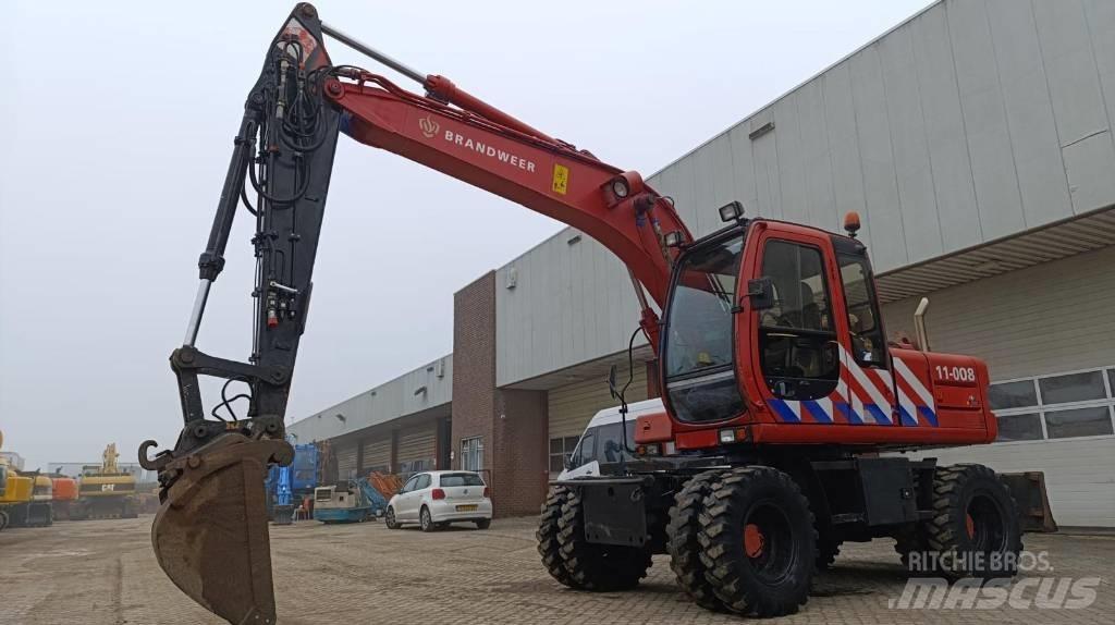 Fiat-Hitachi EX135W 轮式挖掘机