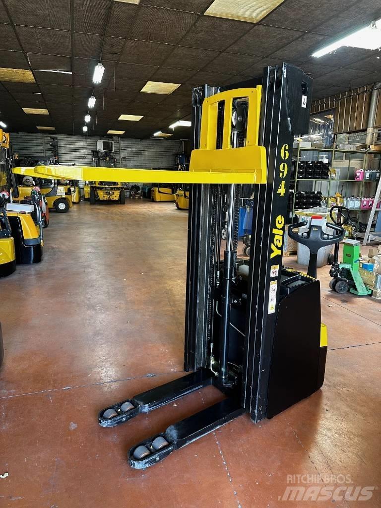 Yale MS 16 EL 手推堆垛车
