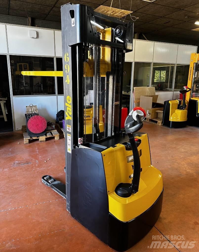 Yale MS 16 EL 手推堆垛车