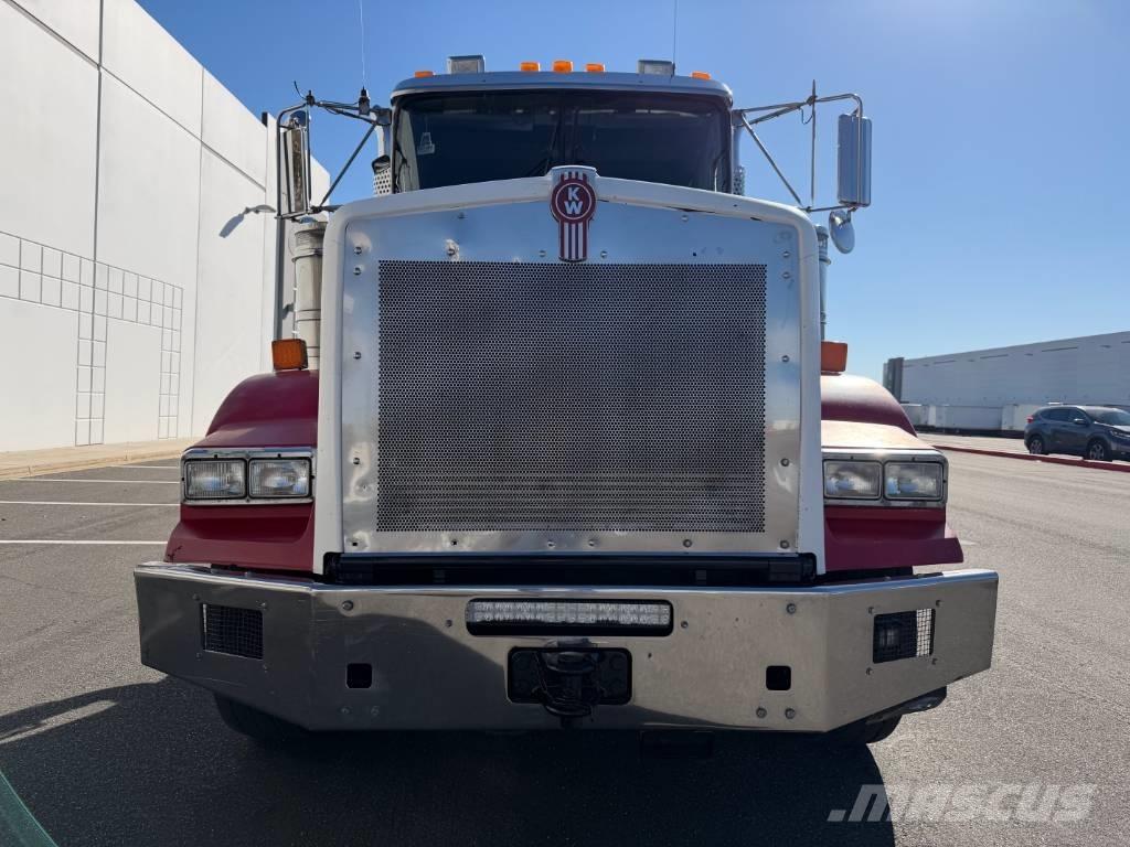 Kenworth T 800 牵引车