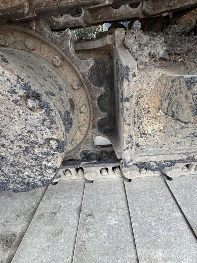 Hitachi ZX 135 US-6 履带挖掘机