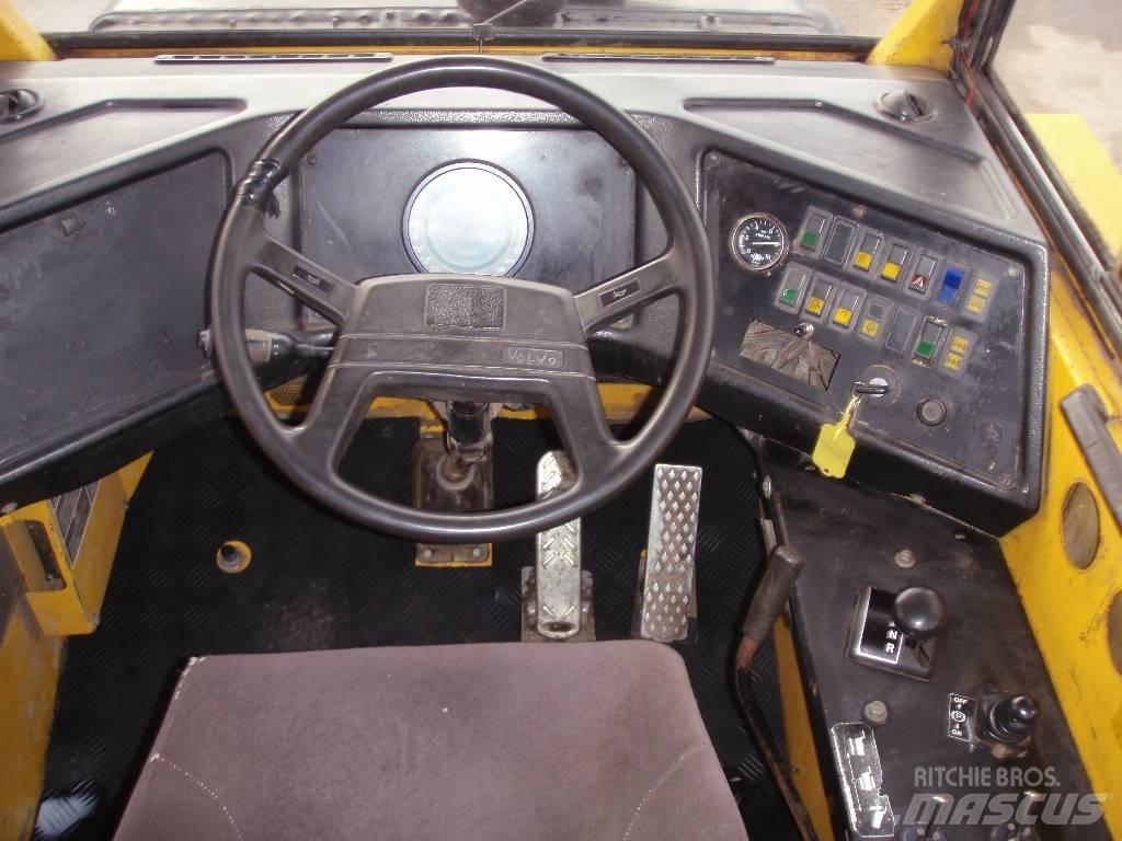 Volvo BM A20 6+6 铰接式自卸车