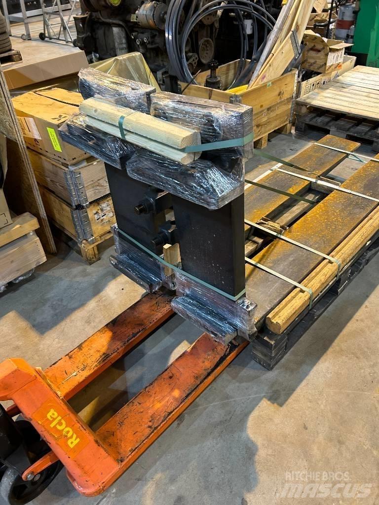 Kalmar DCG80-9 货叉