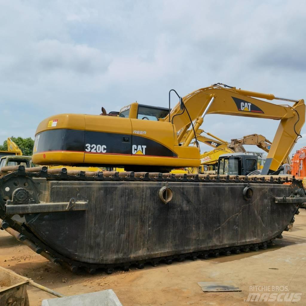 CAT 320 C 水陆两栖挖掘机