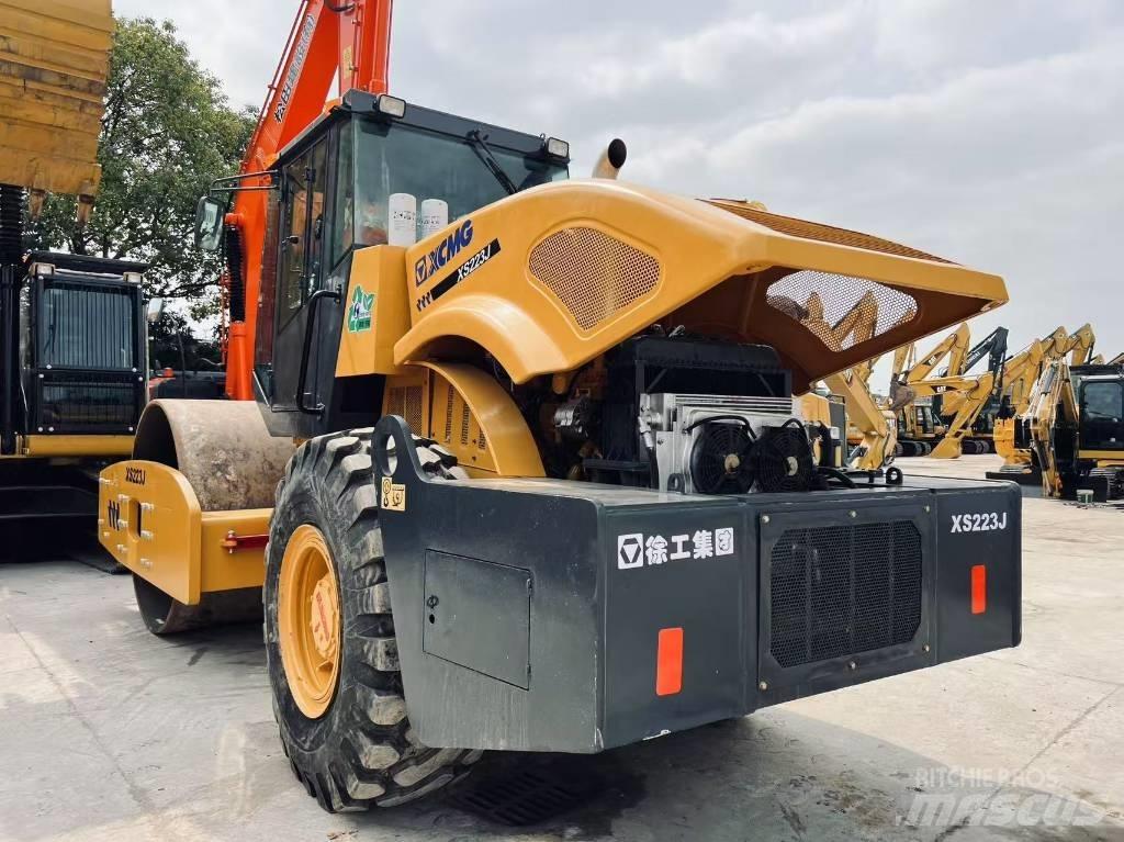 XCMG XS 223 J 单轮压路机