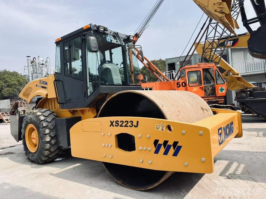 XCMG XS 223 J 单轮压路机