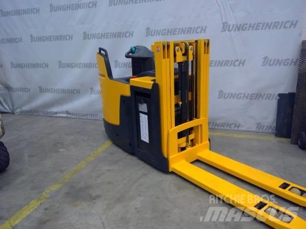 Jungheinrich ERD 220 行走式堆垛机