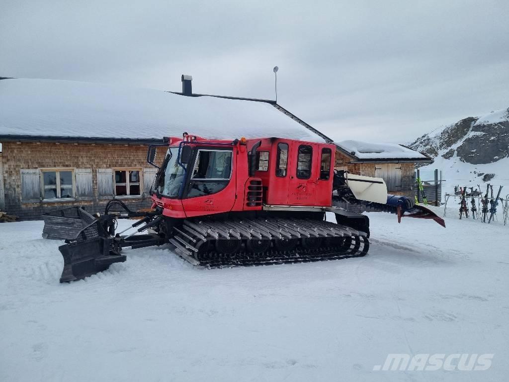  Pistenbully 300 DD 铲雪车
